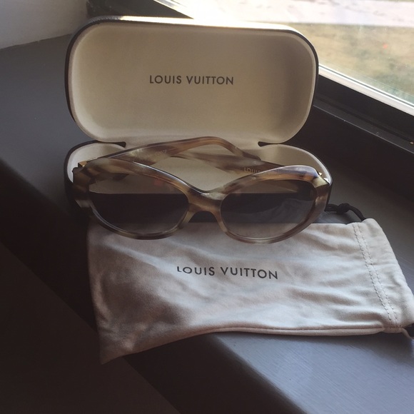 Sunglasses - Picture 1 of 1